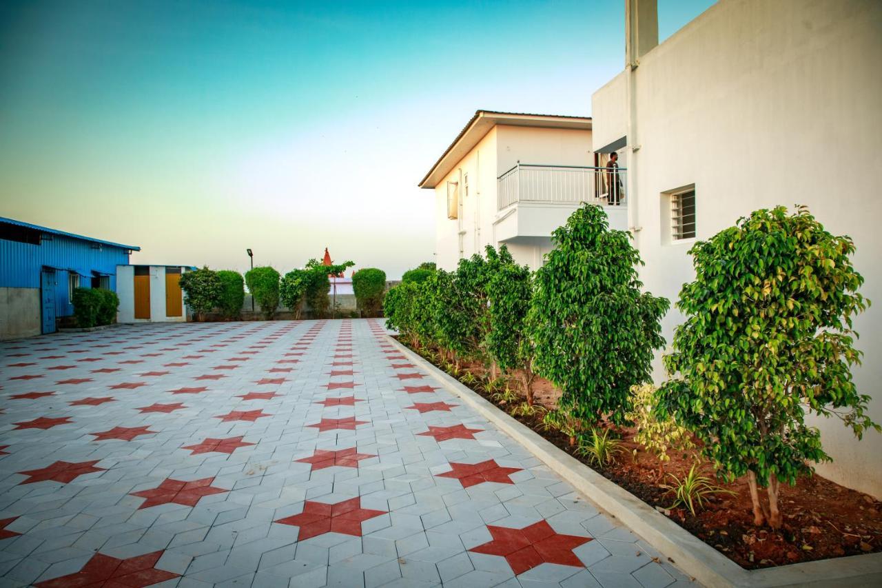 Thai Beach Resort Tiruchchendūr Eksteriør bilde